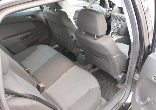 Opel Astra cena 7200 przebieg: 254248, rok produkcji 2006 z Szczecin małe 121